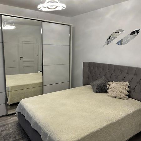 Magnific Apartment Oradea Bagian luar foto